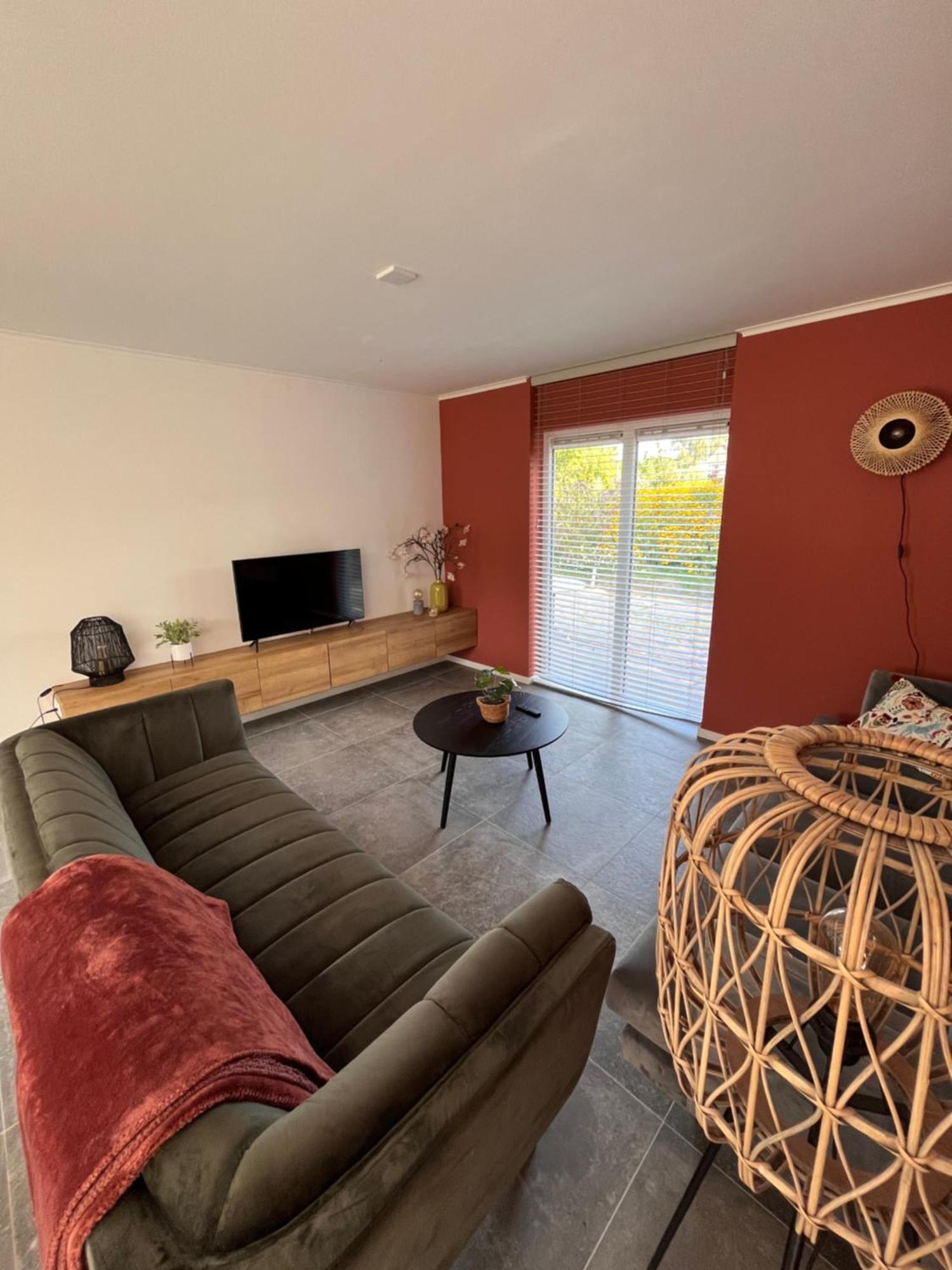 Cosy Vacation Home With Large Fenced Garden เบรานิซเซอ ภายนอก รูปภาพ
